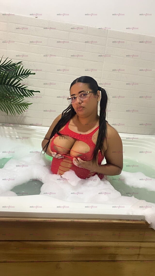 FOTOS DE HERMOSA MORENA COMPLACIENTE TOTAL DESNUDO MUY ATREVIDA