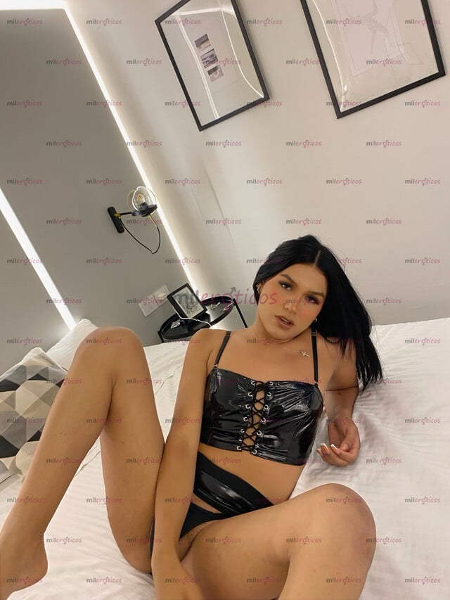 FOTOS DE REGINA CANDAMIL POR PRIMERA VEZ EN TU CIUDAD ENCANTADORA Y FETICHERA