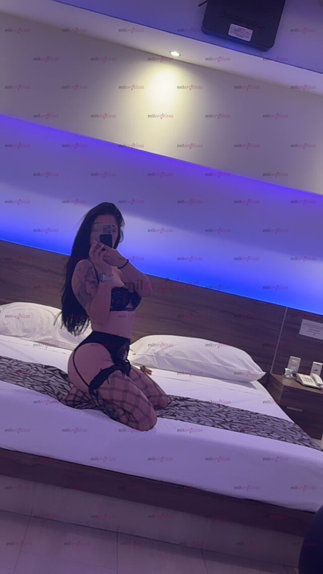 FOTOS DE GUAPA DELGADA PIEL BLANCA OJOS DE COLOR Y CON LA MEJOR ACTITUD