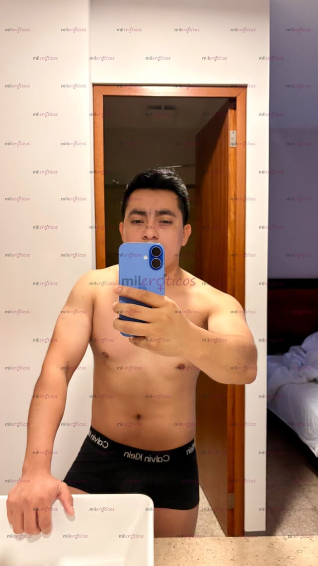 FOTOS DE VARONIL CON RICO CULO Y VERGA, TE HARÉ PASAR UN MOMENTO SÚPER RICO.