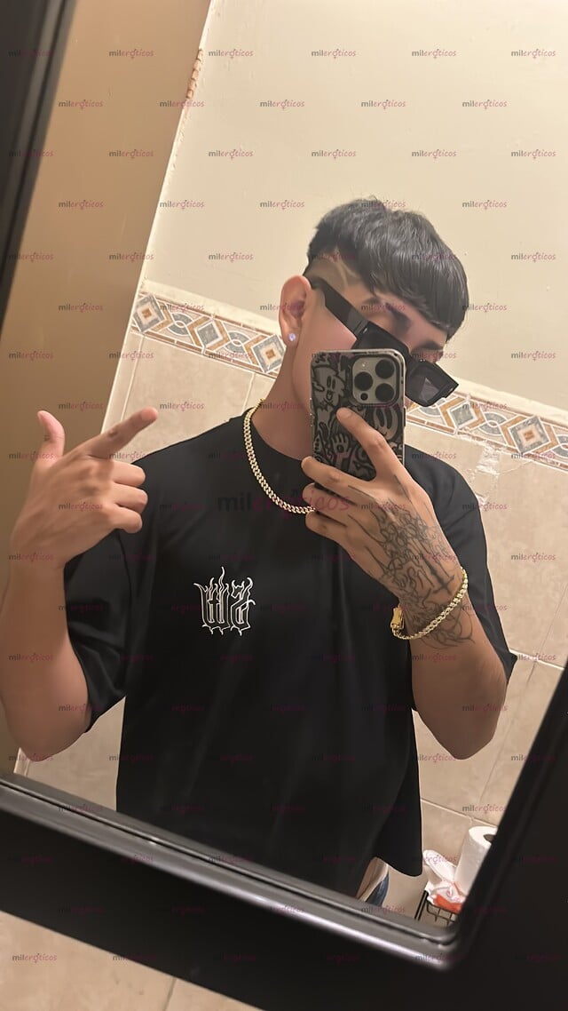 FOTOS DE HOLA VERGON MORENO TATUADO RICO 22 AÑOS
