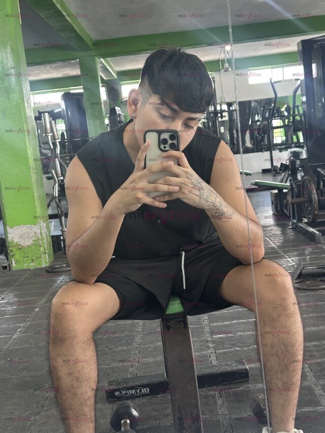 FOTOS DE HOLA VERGON MORENO TATUADO RICO 22 AÑOS