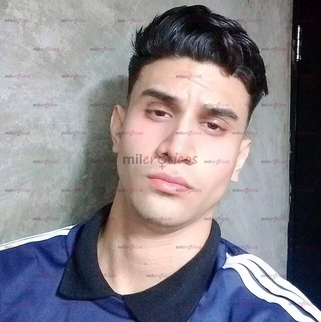 FOTOS DE ES UN CHICO NIFOMANO , LE ENCANTA EL SEXO INTENSO