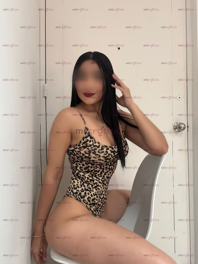 FOTOS DE SENSUALIDAD CABELLO NEGRO PECHOS NATURALES UN TOQUE DE CARISMA