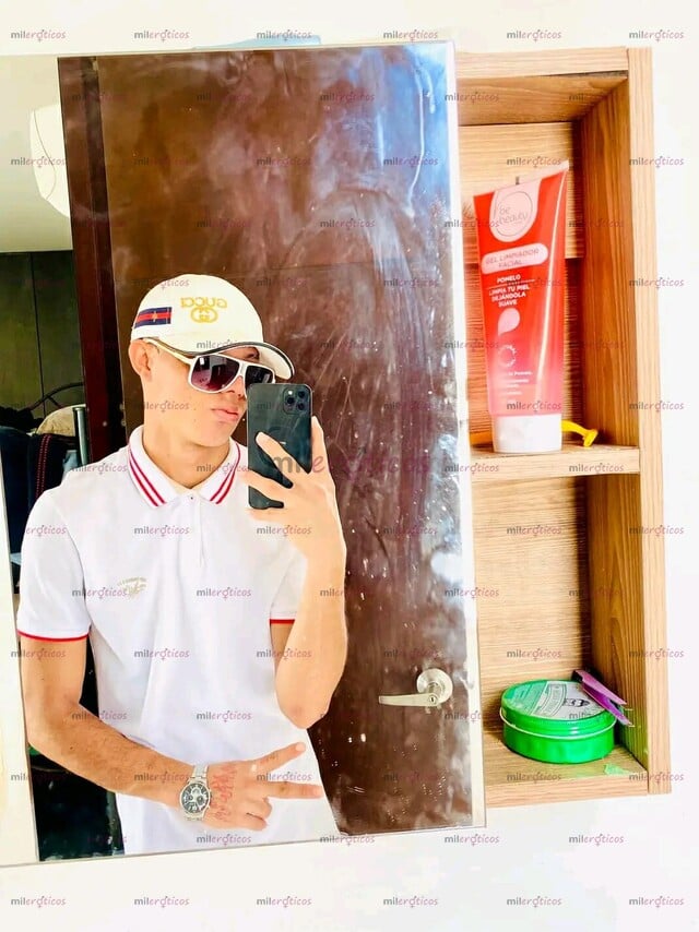 FOTOS DE CHICO HETERO CURIOSO FULL TATUADO COMPLACIENTE DESMPLICADO PARCHADO SUPER ATENTO