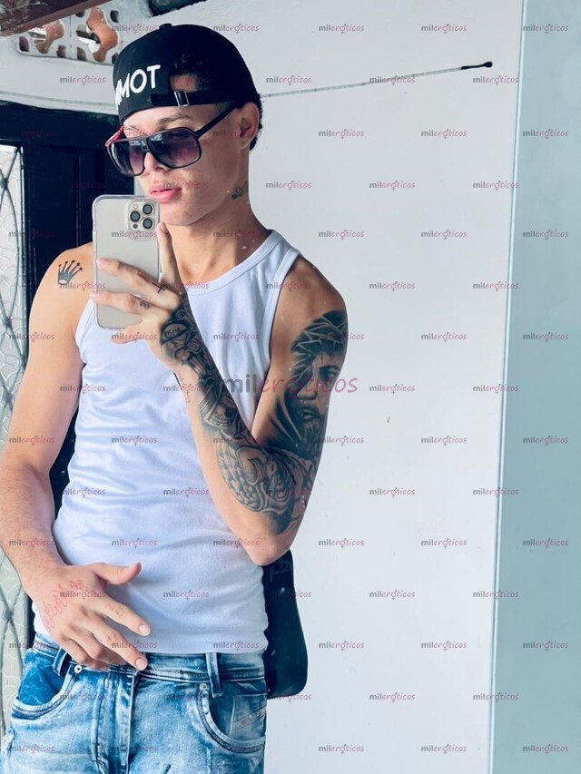 FOTOS DE CHICO HETERO CURIOSO FULL TATUADO COMPLACIENTE DESMPLICADO PARCHADO SUPER ATENTO