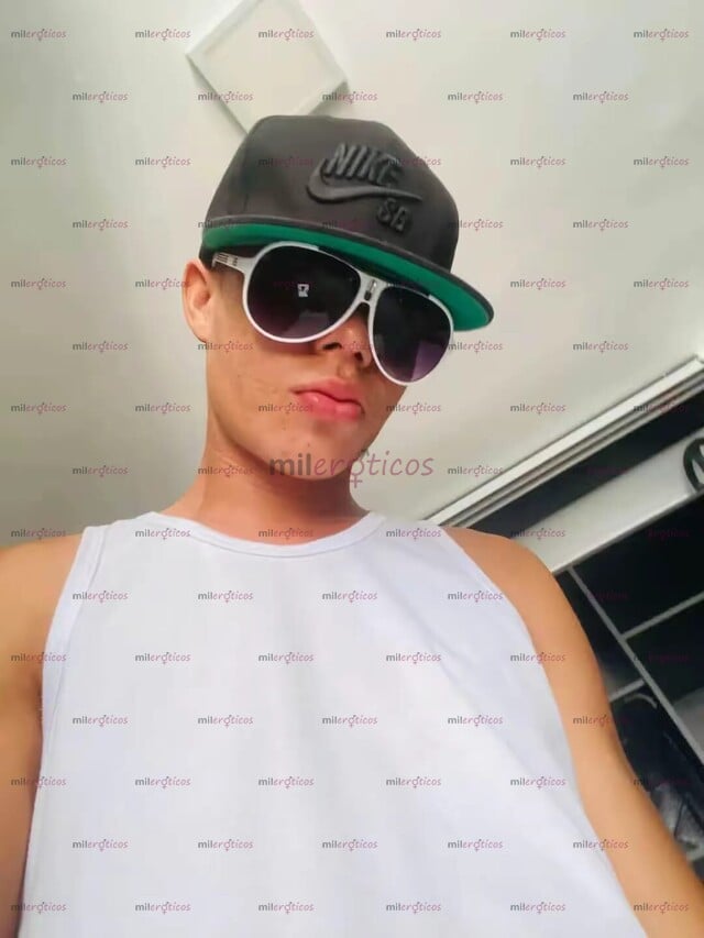 FOTOS DE CHICO HETERO CURIOSO FULL TATUADO COMPLACIENTE DESMPLICADO PARCHADO SUPER ATENTO