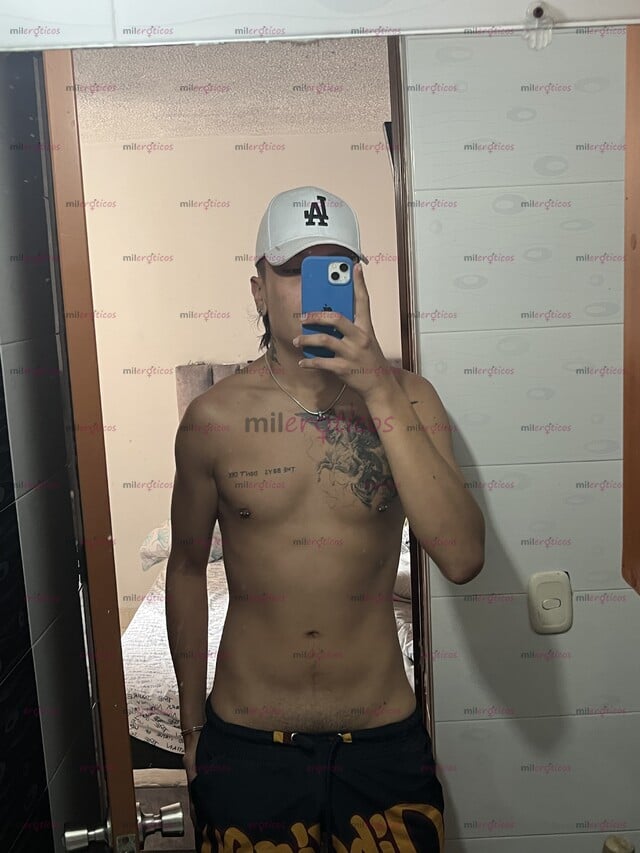 FOTOS DE CAMILO COLOMBIANO 19AÑOS DE 1.93 DISPONIBLE PARA PASARLA BIEN