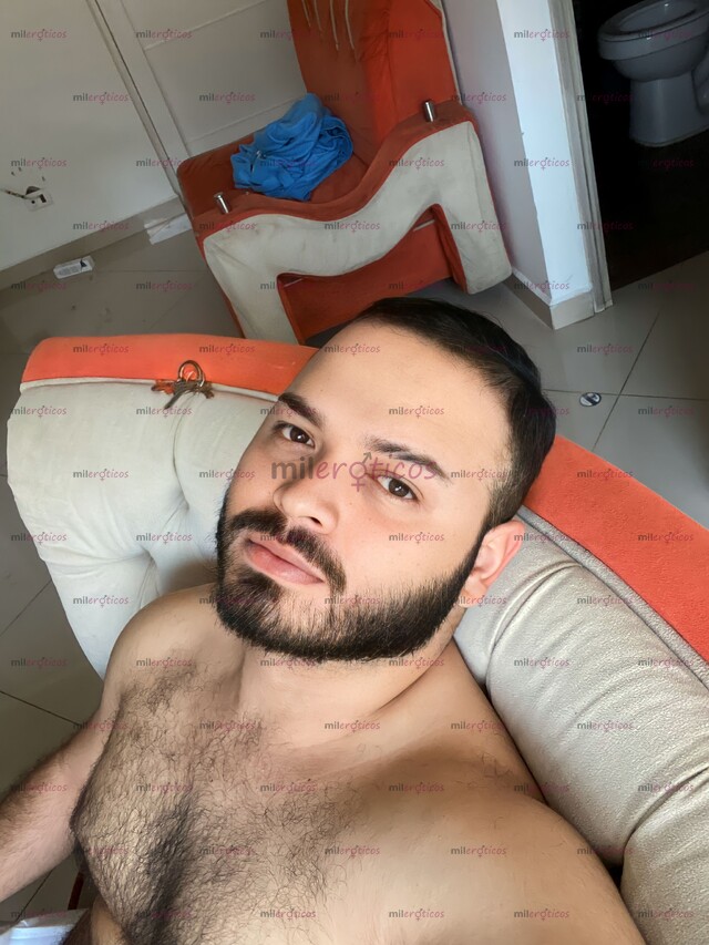 FOTOS DE PELUDO, SERIO, VARONIL, EDUCADO, EXPERIENCIA PREMIUM