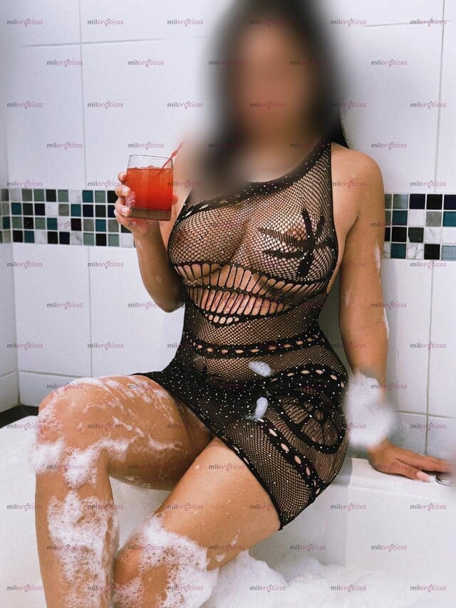 FOTOS DE HERMOSA BB CALIENTE, SENSUAL COMPLACIENTE Y MUY CALIENTE PARA TI