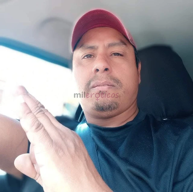 Atiendo solo mujeres soy hetero nada con los gay no insistan por favor solo mujeres total discrecion comunicate por whatsapp persona grata alegre te e...