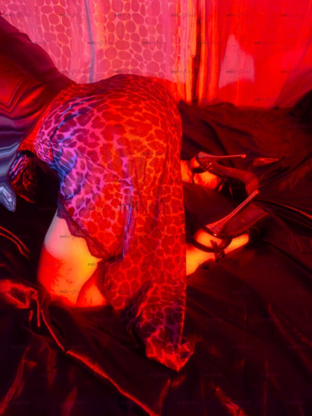 FOTOS DE ULTIMO DIA ))))))))SIN FLACIDEZ TODO EN SU LUGAR DIGNO DE UNA CHICA JOVEN