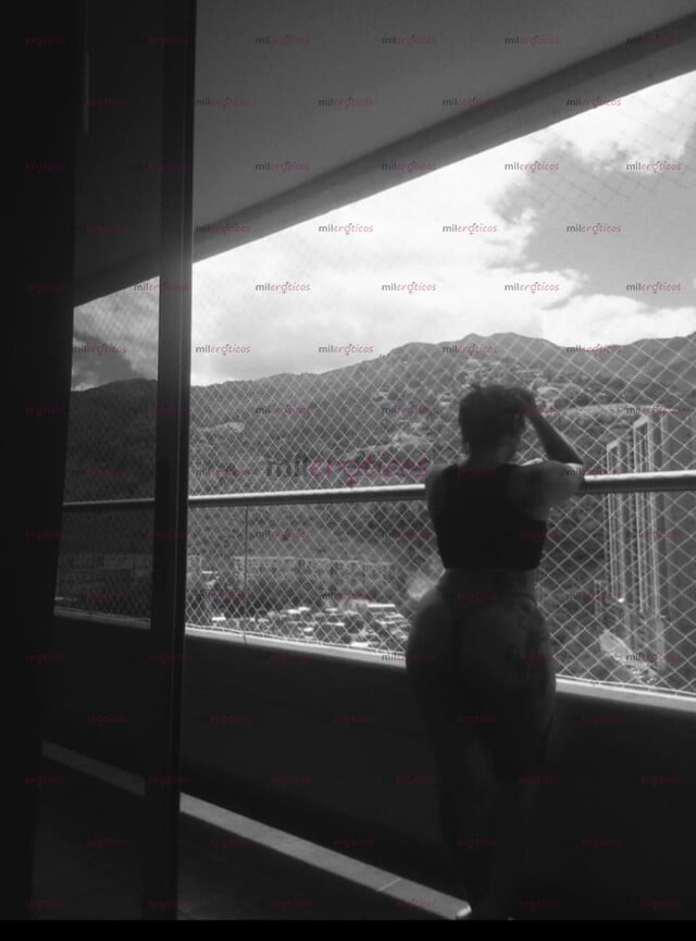 FOTOS DE PEQUEÑA MILF CULONA Y FOGOSA DISPUESTA A COMPLACERTE