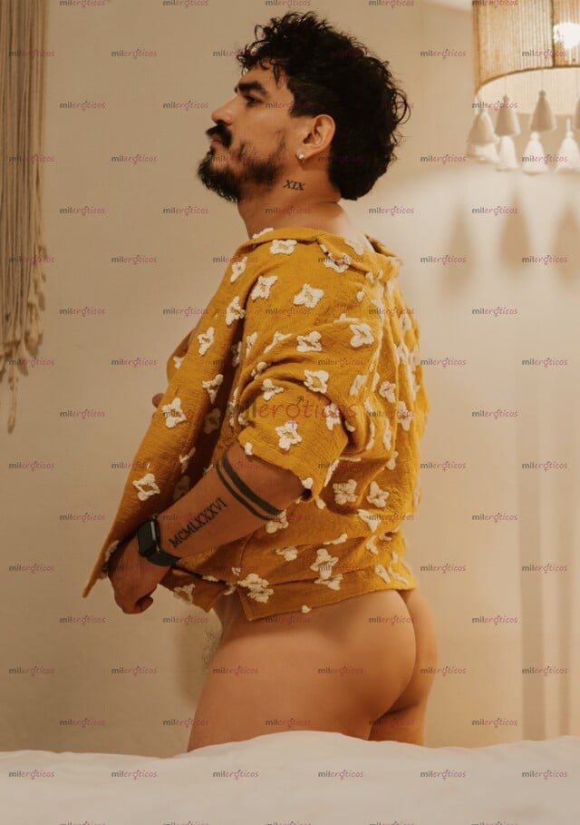 FOTOS DE OPEN MINDED, SEXY & DISCREET. REAL CONNECTION AWAITS.