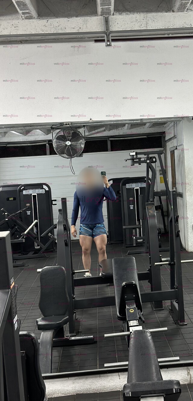 FOTOS DE ACOMPAÑANTE MASCULINO ELEGANTE PARA HOMBRES EXIGENTES.