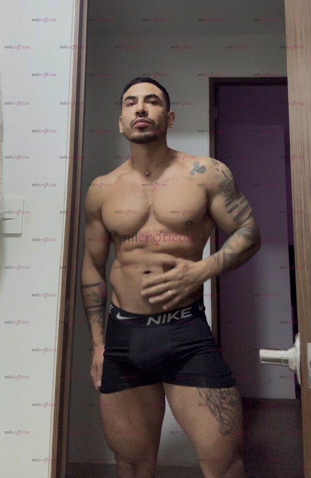 FOTOS DE AQUÍ JULIÁN, VARONIL TATUADO, BUENA COMPAÑÍA.