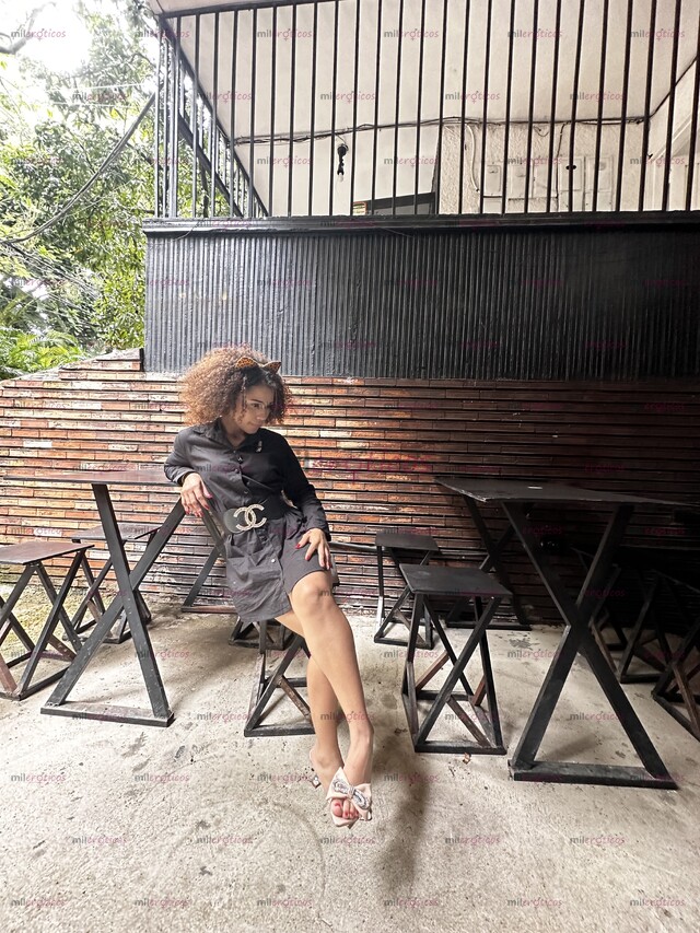 FOTOS DE SOY MAKA UNA MORENA SEXY Y CALIENTE PARA TUS DESEOS