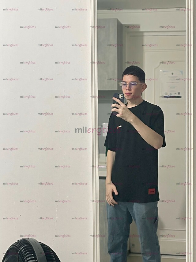 FOTOS DE CAMILO, JOVEN VERSÁTIL DISPONIBLE CON SITIO 24 7