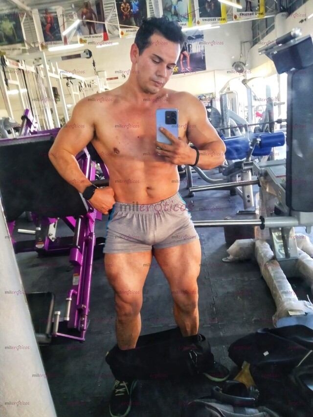 FOTOS DE CHICO GUAPO CON CUERPO ATLÉTICO Y DOTADO