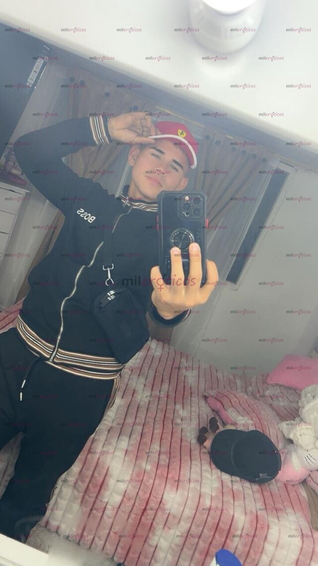 FOTOS DE ME PRESENTO MI NOMBRE ES GIO 25 AÑITOS UBICADO EN CHAPINERO TAMBIÉN BOY A TU CA