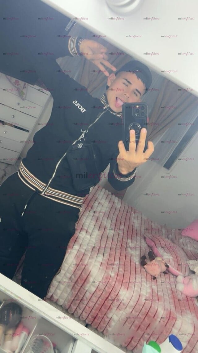 FOTOS DE ME PRESENTO MI NOMBRE ES GIO 25 AÑITOS UBICADO EN CHAPINERO TAMBIÉN BOY A TU CA