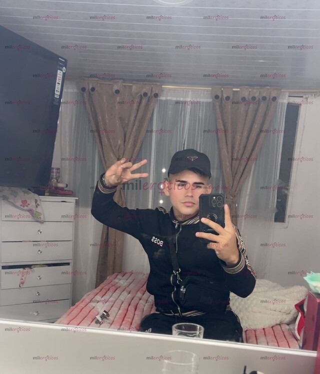 FOTOS DE ME PRESENTO MI NOMBRE ES GIO 25 AÑITOS UBICADO EN CHAPINERO TAMBIÉN BOY A TU CA