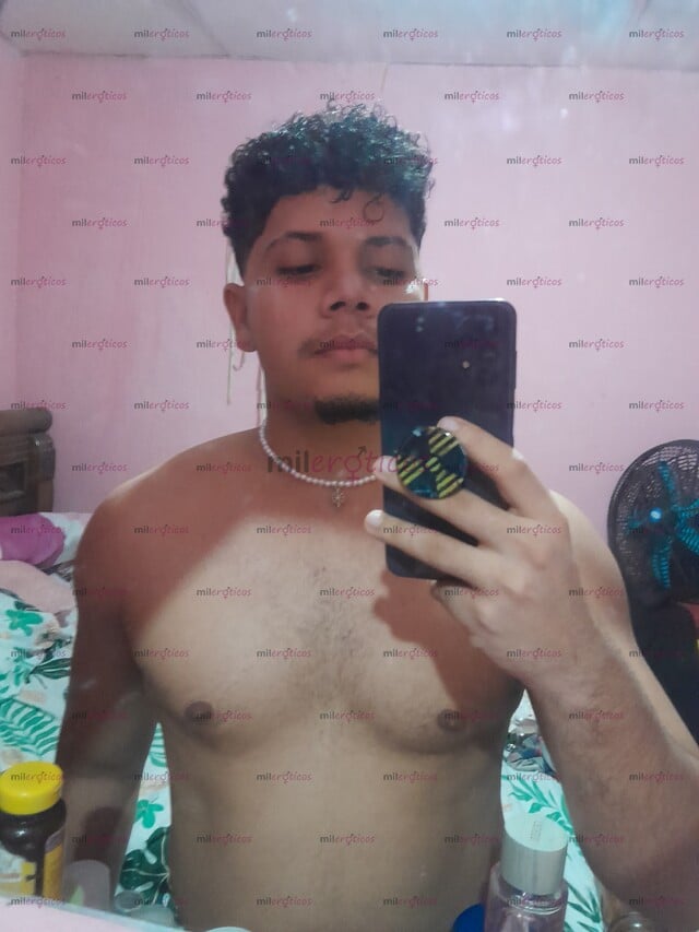 FOTOS DE MORENO CANELA DE 25 AÑOS, PLACER INTENSO Y COMPAÑÍA