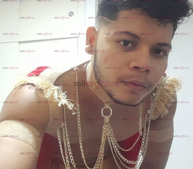 FOTOS DE MORENO VERSÁTIL 23 AÑOS DISPONIBLE PARA COMPLACER