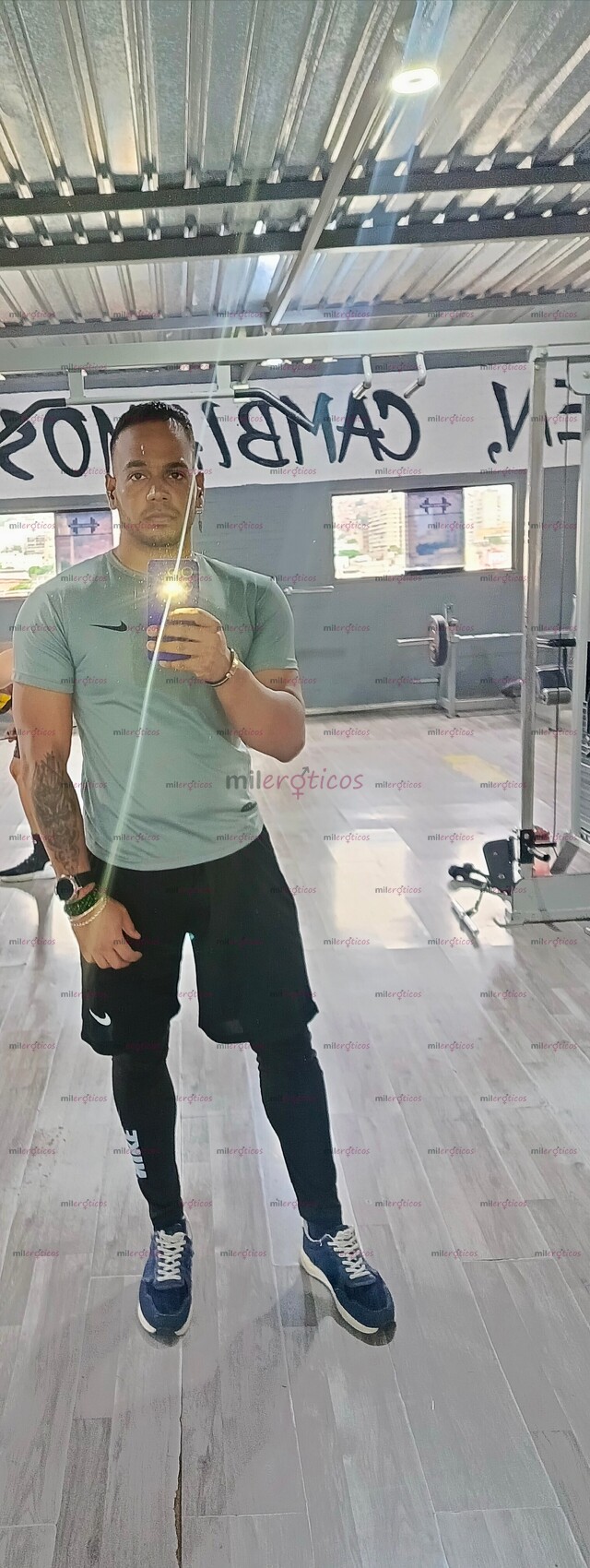FOTOS DE VARON CHUPADOR BUEN CULO Y BUENA VERGA , ALTO MORENO SIMPÁTICO,LECHERO