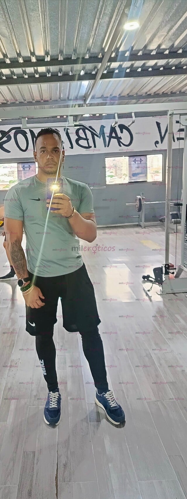 FOTOS DE MACHO SERIO CHUPADOR DE MONDA , TENGO BUEN GUEBO 19CM GRUESO, BUEN CULO ,LECHERO