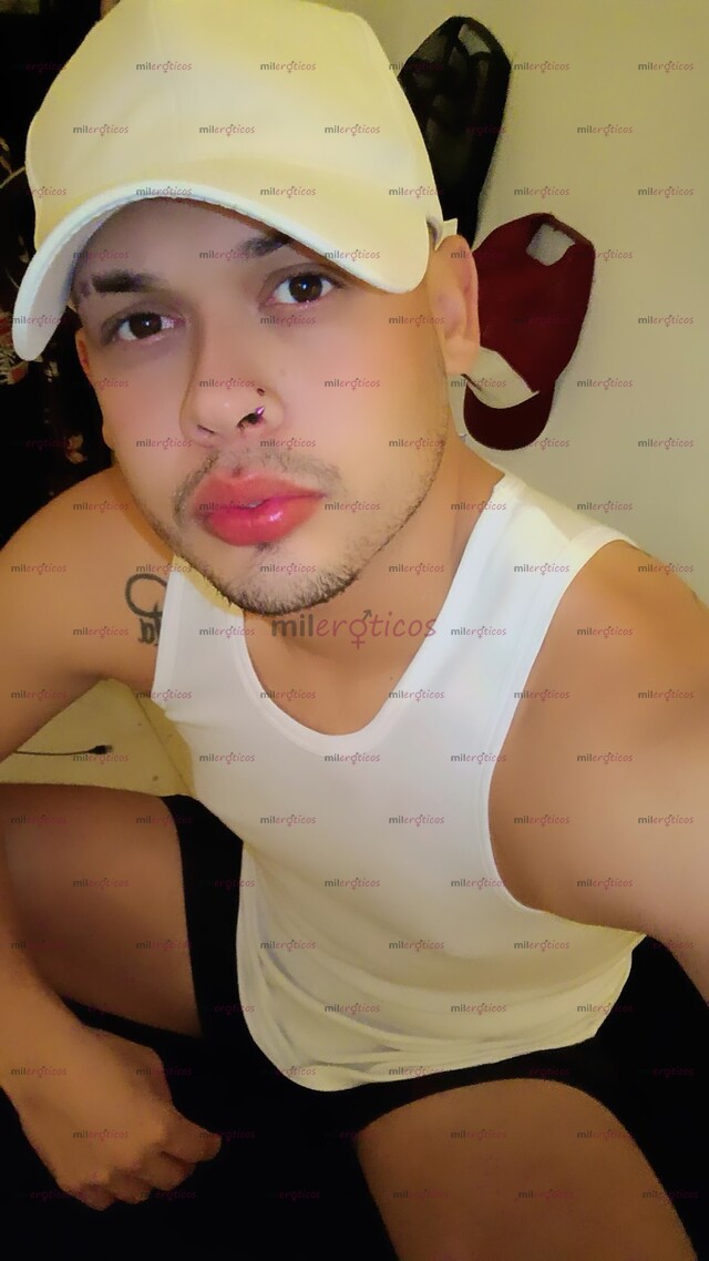 FOTOS DE DYLAN. VENEZOLANO DISPUESTO A PASARLA RICO SIN AFANES