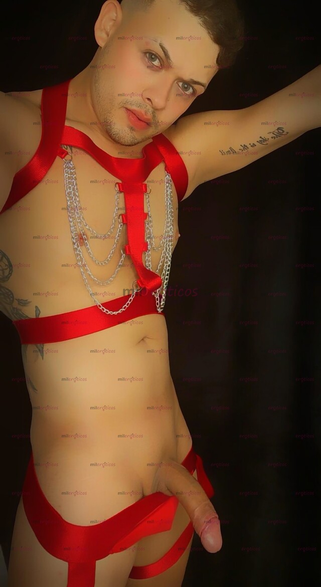 FOTOS DE DYLAN. VENEZOLANO DISPUESTO A PASARLA RICO SIN AFANES