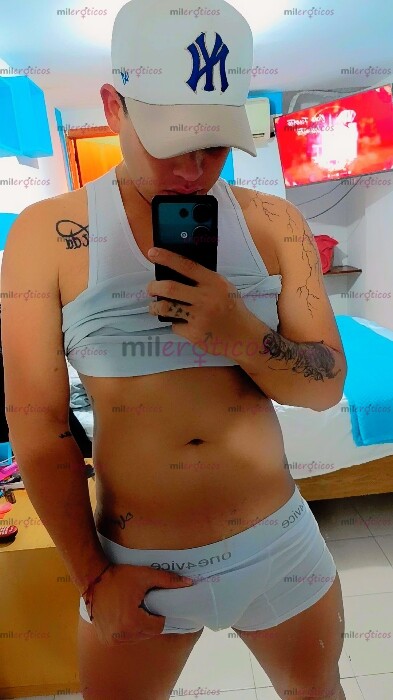 FOTOS DE DYLAN. VENEZOLANO DISPUESTO A PASARLA RICO SIN AFANES