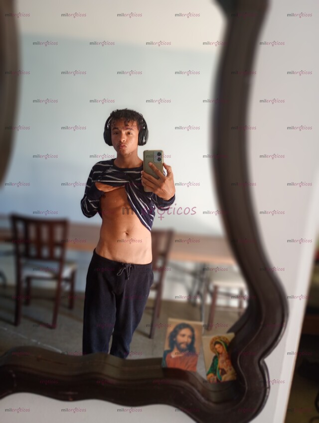 FOTOS DE JOVEN POLIATLETA ESBELTO CON GRAN DEFINICIÓN Y NATURAL