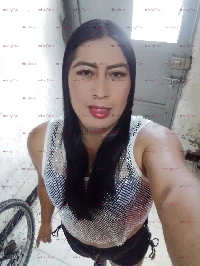 FOTOS DE PASIVA BIEN RICA EXPERTA CHUPANDO Y SACANDO LECHE