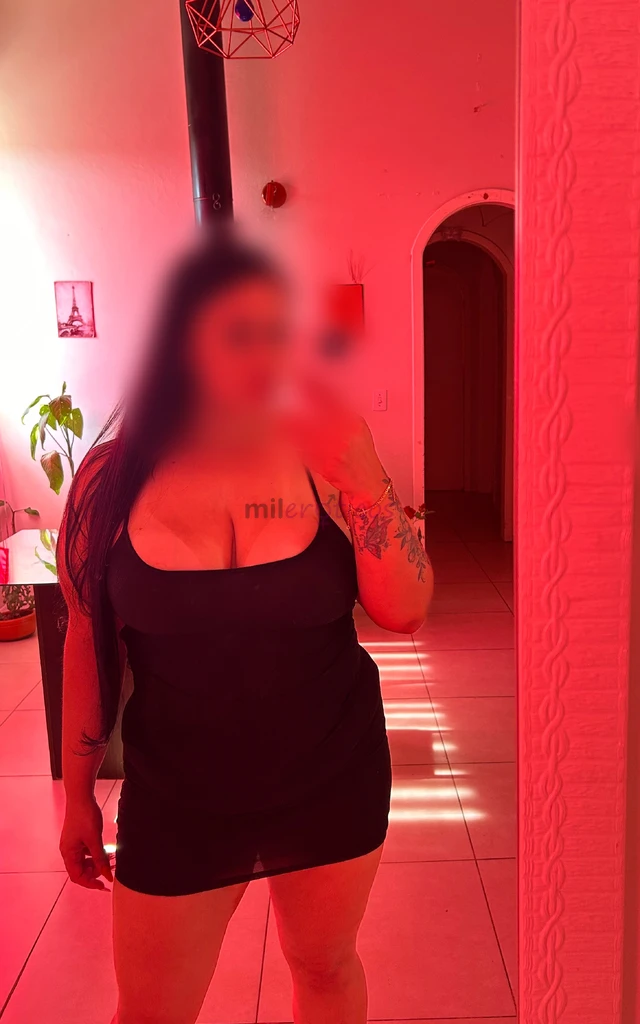 Ola me chamo suelen e sou essa deliciosa acompanhante negra no estilo mignon exatamente como as fotos amp que voce esta vendo alem de ter um belo corp...