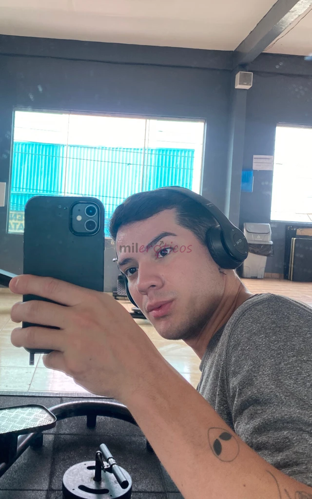 Ola meus queridos muitissimo prazer sou o junior lima sou um garoto branquinho e gostoso amp estou aqui para te proporcionar um atendimento excelente...