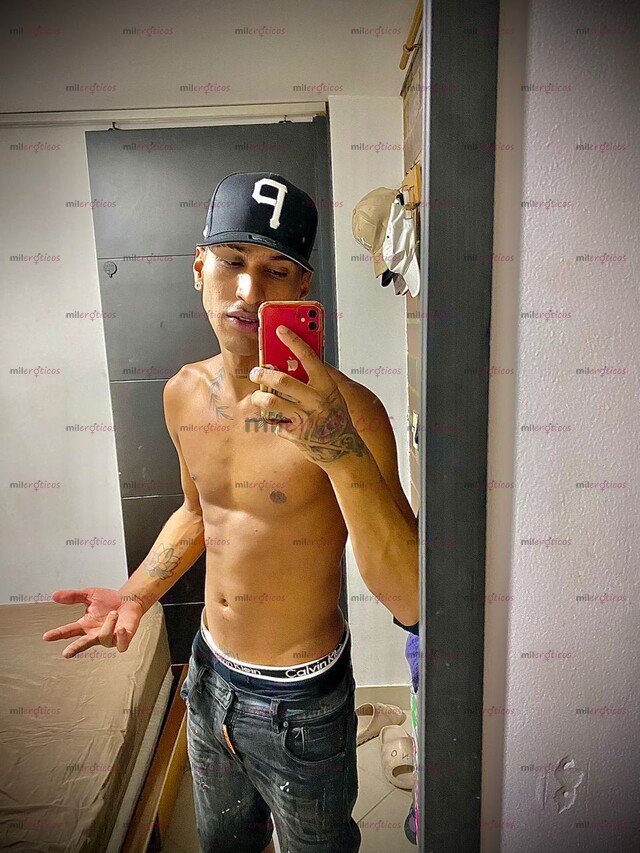 FOTOS DE JOVEN DELGADO, ALTO MARCADO SIN PROBLEMAS DE ERECCIÓN