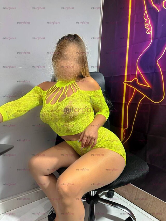 FOTOS DE CIELO UNA LINDA ESCOTE, RUBIA A TUS SERVICIOS