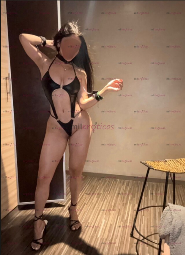 FOTOS DE ARIADNA SAINZ SEXY PETIT SENSUAL Y CALIENTE