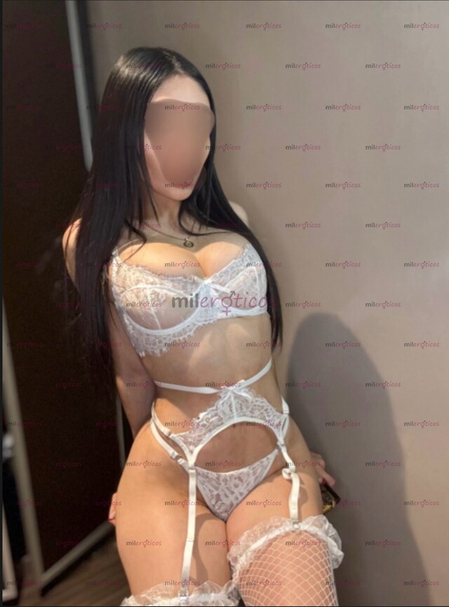 FOTOS DE ARIADNA SAINZ SEXY PETIT SENSUAL Y CALIENTE