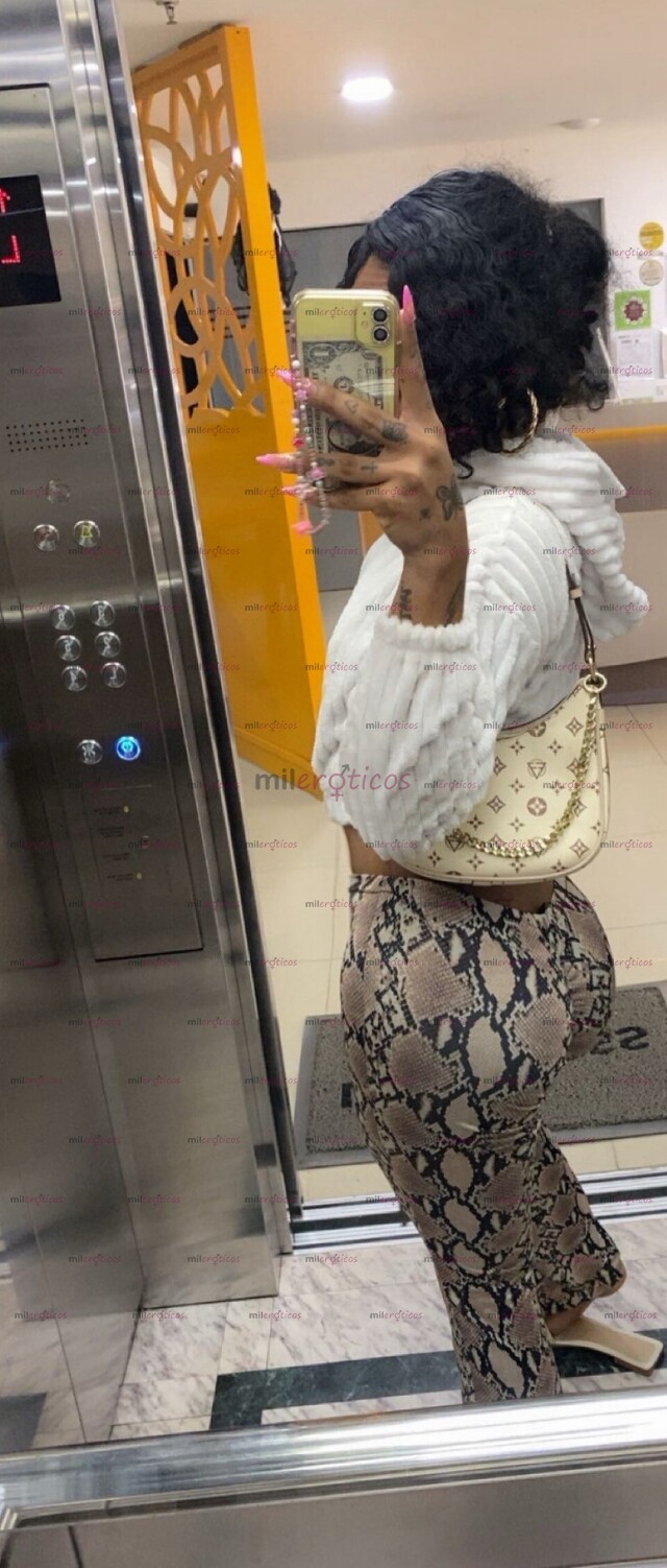 FOTOS DE MORENITA COSTEÑA DOTADA 22 CM GRUESA MUY DOMINANTE