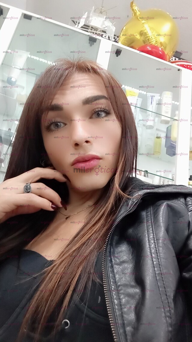 FOTOS DE NENA GUAPA LINPIA Y COMPLACIENTE CON LOS 22CM MAS DELICIOSOS