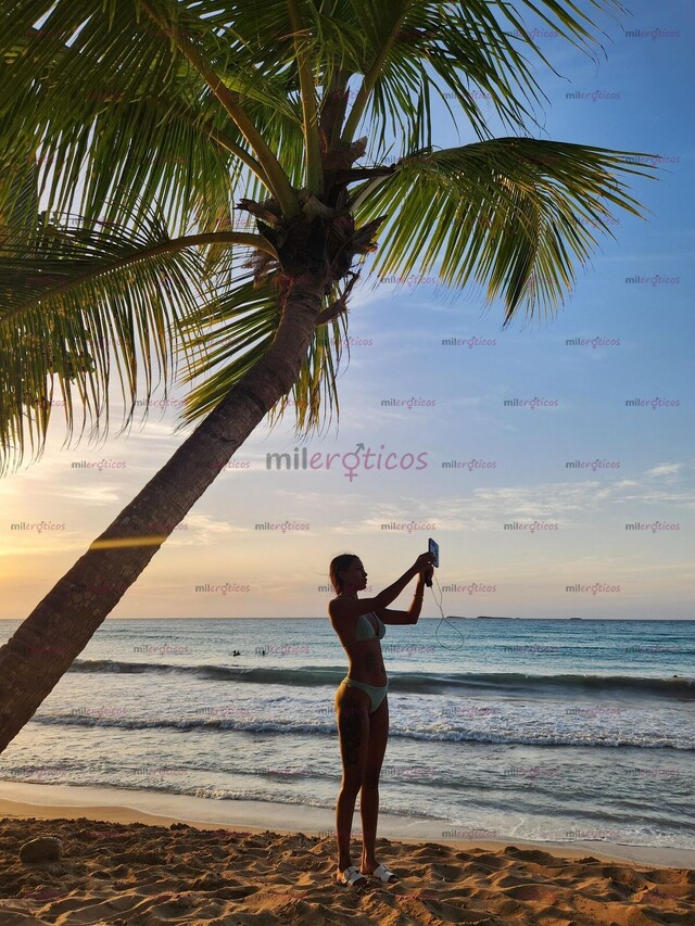 FOTOS DE SARA UNA FLACA NATURAL DISPUESTA A DARTE UN BUEN SERVICIO