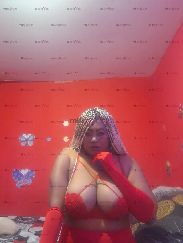 FOTOS DE NUEVA EN TU CIUDAD UNA MORENA MUY COMPLACIENTE CON CHUPADERA BIEN ESTRECHITA