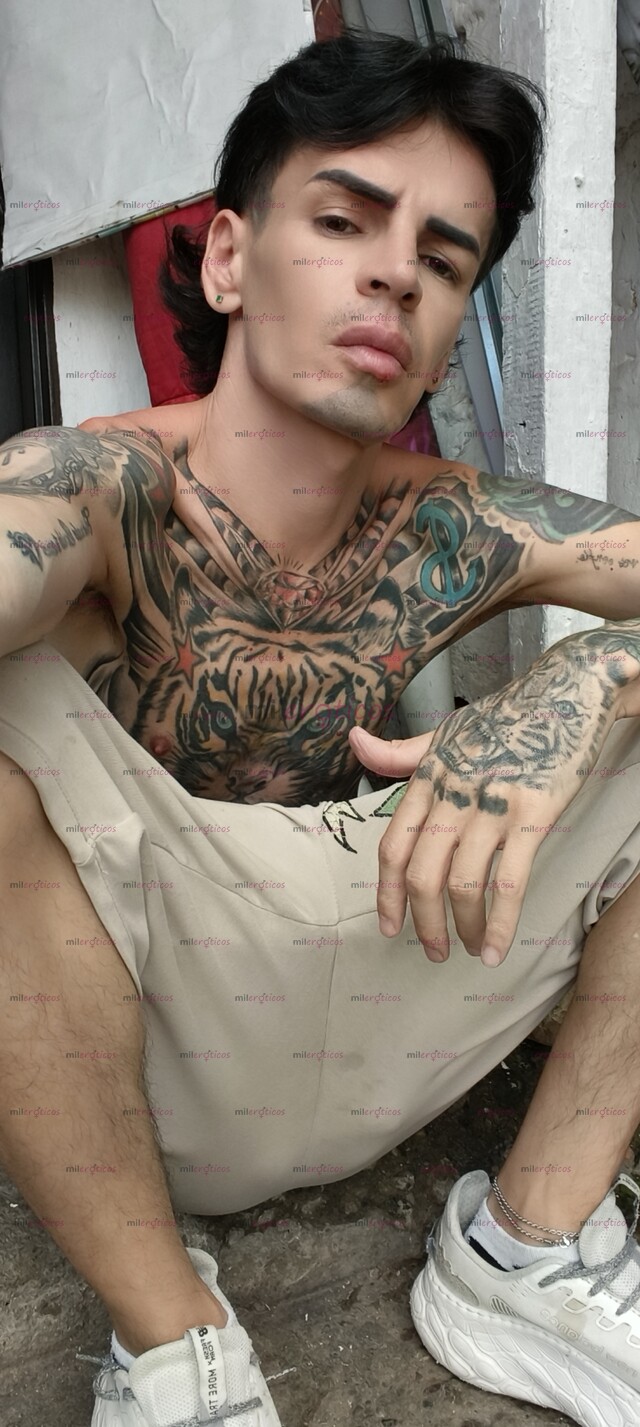 FOTOS DE FLACO ACTIVO TATUADO BLANCO SEXUAL MORBOSO