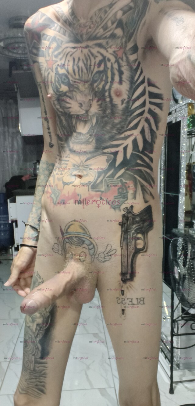 FOTOS DE FLACO ACTIVO BLANCO TATUADO SEXUAL ARRECHO