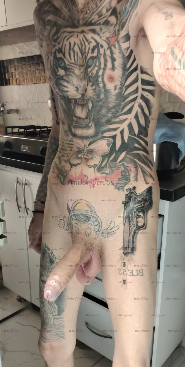 FOTOS DE FLACO ACTIVO TATUADO BLANCO SEXUAL MORBOSO