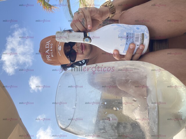 FOTOS DE SOY DAVID:DOTADO 22CM Y CULON!. DISPUESTO A ELEVARTE COMPLETAMENTE.