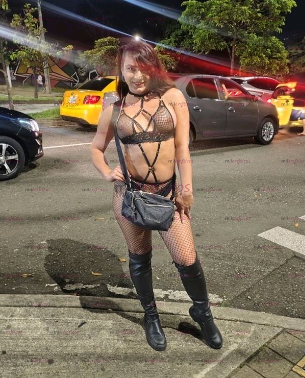 FOTOS DE HERMOSA TRANS CALIENTE Y ARDIENTE BIEN CHUPONA EN MEDELLIN
